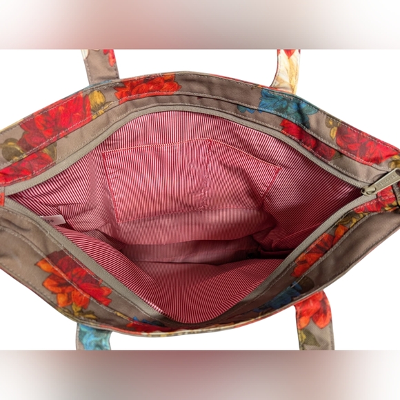 Herschel Floral Zipper Tote Bag - Picture 3 of 13